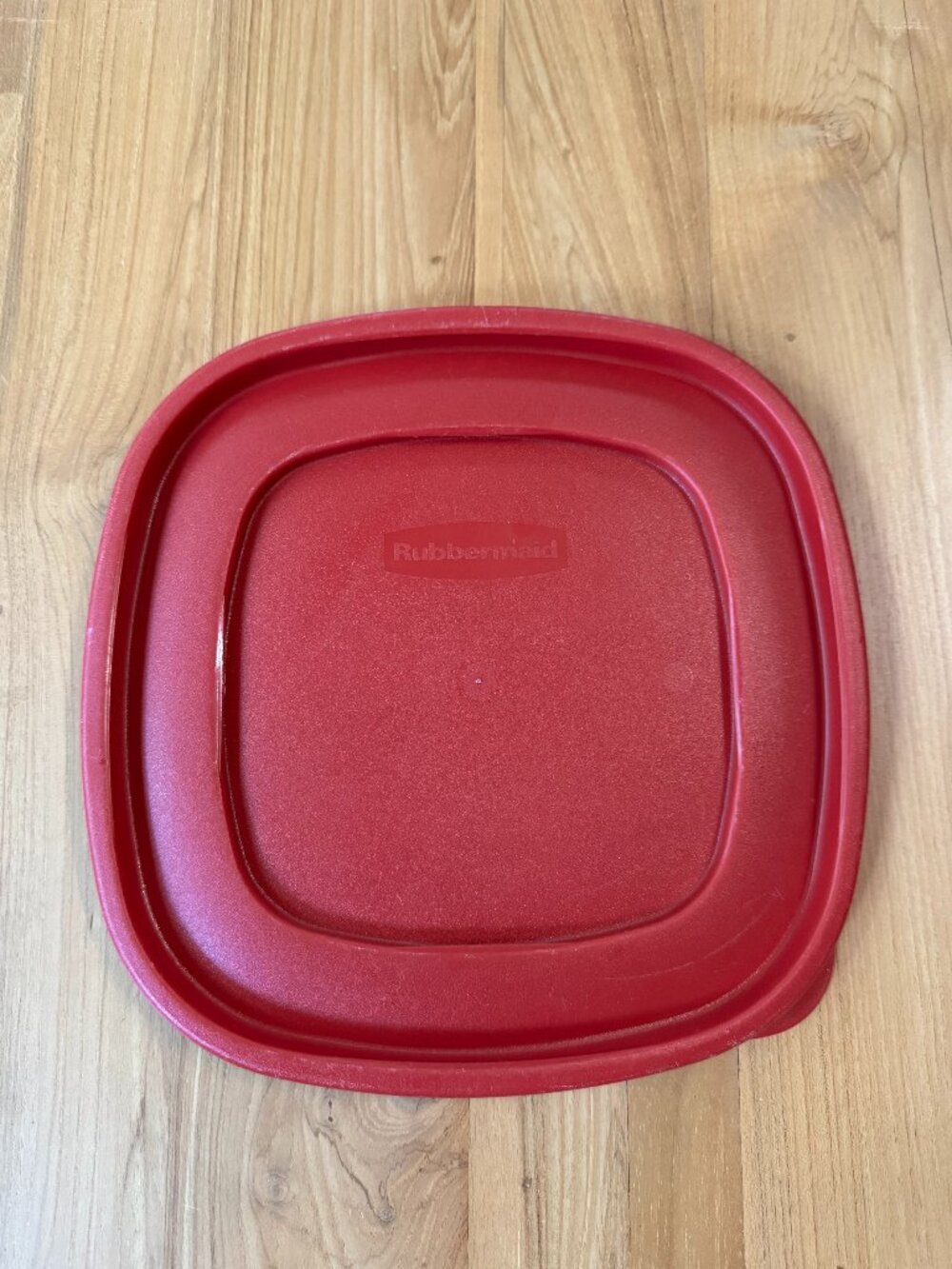Rubbermaid Food container Easy Find Red Square Replacement Lid 7J70-2  - 9"